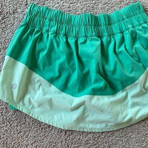 Lululemon athletic skirt with built-in spandex